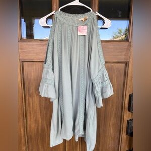 NWT‎ Women's Magnolia Boutique Open Shoulder Tunic Flowy Blouse Size Medium